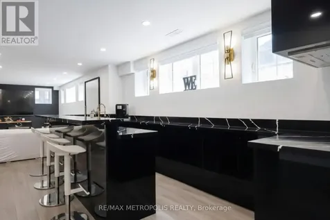 2425 Hibiscus Drive Pickering ON L1X 0H1