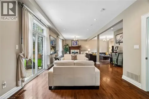 1541 Garnet Avenue Mississauga ON L5G 4C7