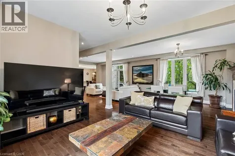 1541 Garnet Avenue Mississauga ON L5G 4C7