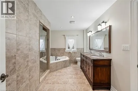 1541 Garnet Avenue Mississauga ON L5G 4C7