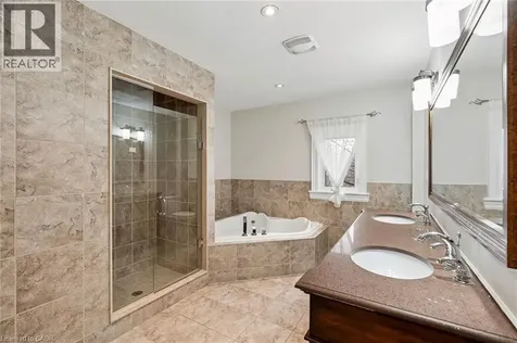 1541 Garnet Avenue Mississauga ON L5G 4C7