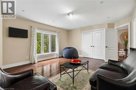 1541 Garnet Avenue Mississauga ON L5G 4C7