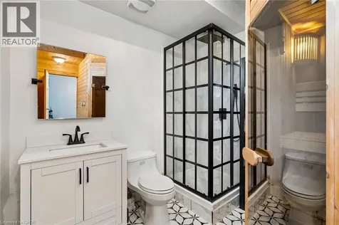 1541 Garnet Avenue Mississauga ON L5G 4C7
