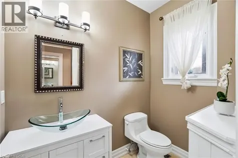 1541 Garnet Avenue Mississauga ON L5G 4C7