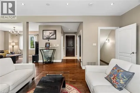 1541 Garnet Avenue Mississauga ON L5G 4C7