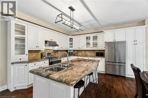 1541 Garnet Avenue Mississauga ON L5G 4C7