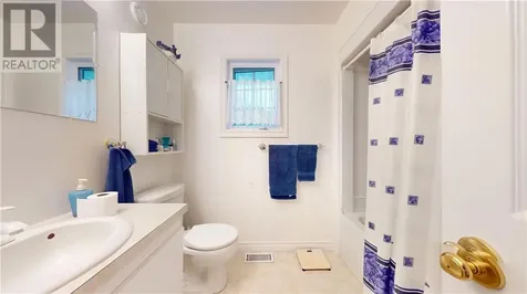 12 Islandview Mindemoya ON P0P 1S0