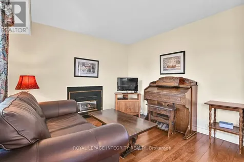 121 Dossetter Way Ottawa ON K1G 4S4