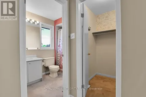 121 Dossetter Way Ottawa ON K1G 4S4