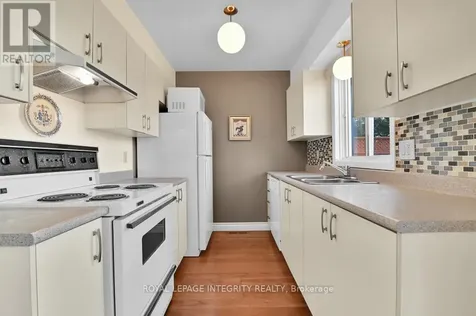 121 Dossetter Way Ottawa ON K1G 4S4