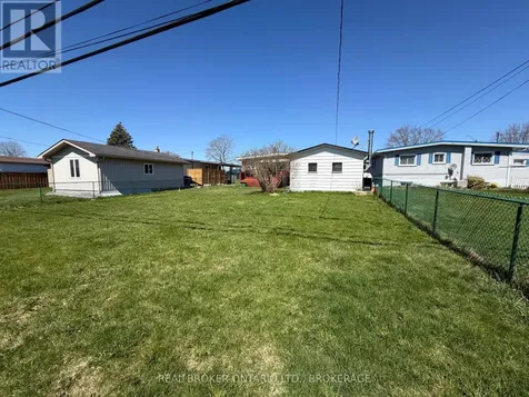1817 Shearer Avenue Cornwall ON K6H 2H4