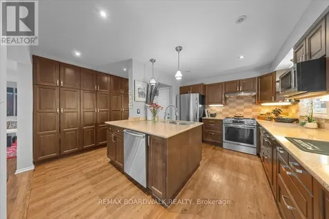 24 Hackett Street Ottawa ON K1V 0P7