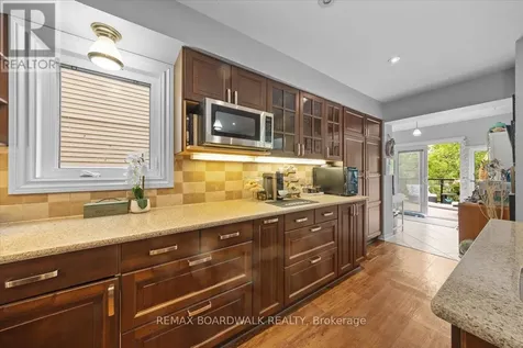 24 Hackett Street Ottawa ON K1V 0P7