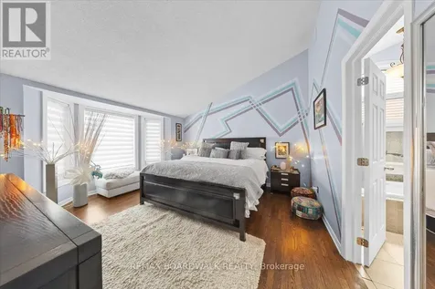 24 Hackett Street Ottawa ON K1V 0P7