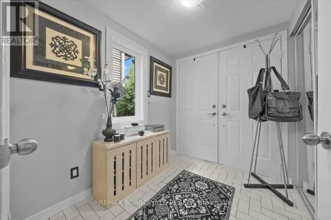 24 Hackett Street Ottawa ON K1V 0P7