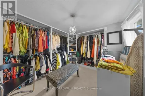 24 Hackett Street Ottawa ON K1V 0P7