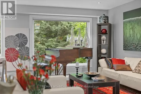 24 Hackett Street Ottawa ON K1V 0P7