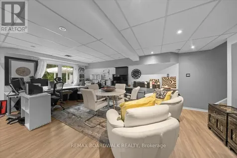 24 Hackett Street Ottawa ON K1V 0P7