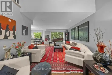 24 Hackett Street Ottawa ON K1V 0P7