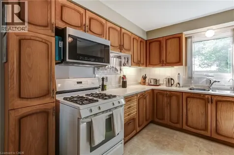 2130 Cleaver Avenue Burlington ON L7M 3R1