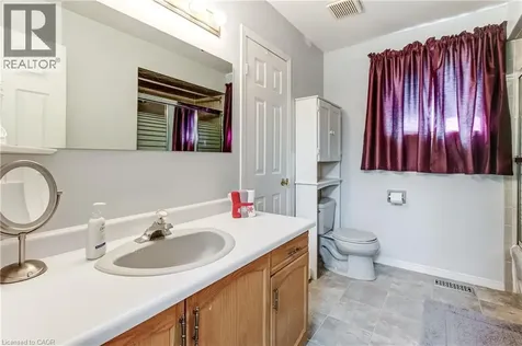 2130 Cleaver Avenue Burlington ON L7M 3R1