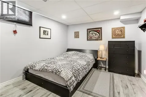 2130 Cleaver Avenue Burlington ON L7M 3R1