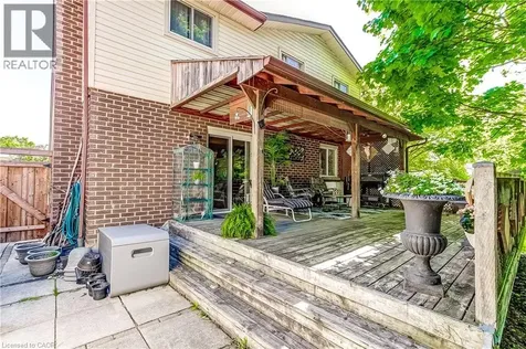 2130 Cleaver Avenue Burlington ON L7M 3R1