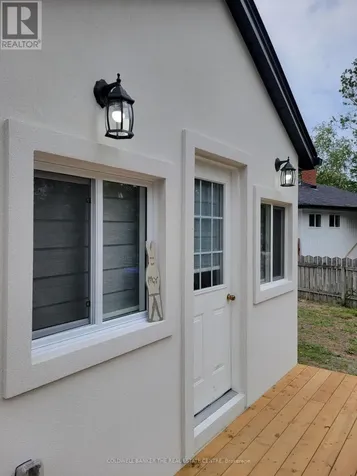 16 73rd Street North Wasaga Beach ON L9Z 2X6