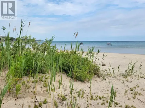 16 73rd Street North Wasaga Beach ON L9Z 2X6
