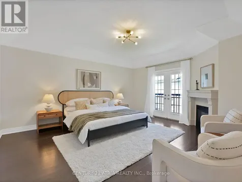 33 Bloorview Place Toronto (don Valley Village) ON M2J 0B2
