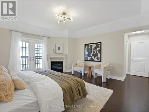 33 Bloorview Place Toronto (don Valley Village) ON M2J 0B2
