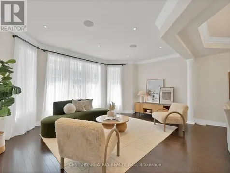 33 Bloorview Place Toronto (don Valley Village) ON M2J 0B2
