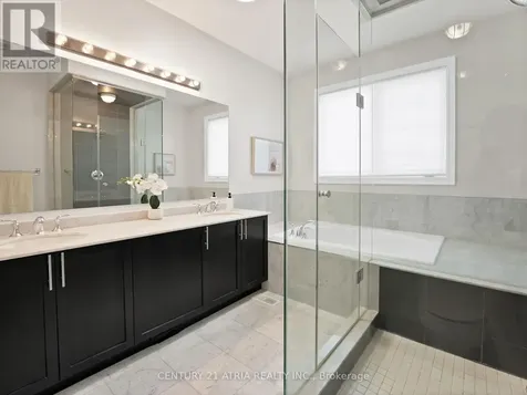 33 Bloorview Place Toronto (don Valley Village) ON M2J 0B2