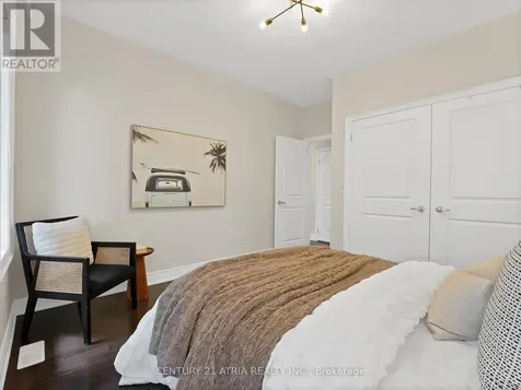33 Bloorview Place Toronto (don Valley Village) ON M2J 0B2