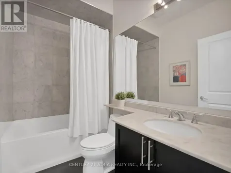33 Bloorview Place Toronto (don Valley Village) ON M2J 0B2