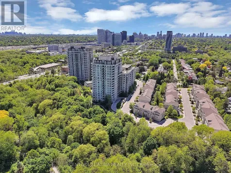 33 Bloorview Place Toronto (don Valley Village) ON M2J 0B2