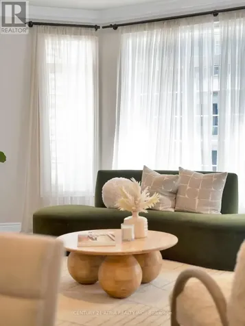 33 Bloorview Place Toronto (don Valley Village) ON M2J 0B2
