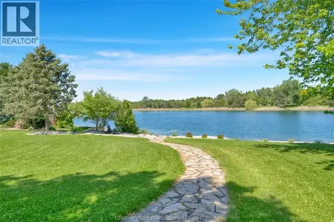 10691 Lakeview Drive Chatham ON N7M 5J3
