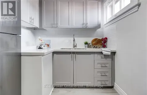 647 Wilson Street Hamilton (gibson) ON L8L 1V3
