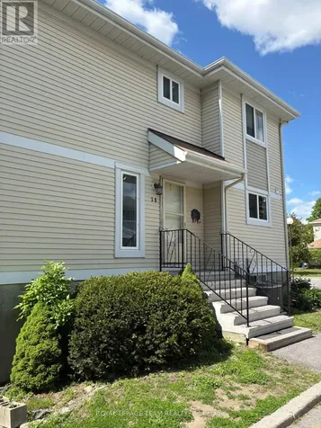30 Mcdermot Court Ottawa ON K2L 3V3