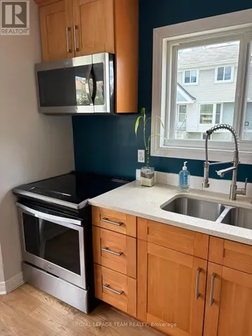30 Mcdermot Court Ottawa ON K2L 3V3