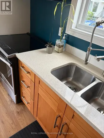 30 Mcdermot Court Ottawa ON K2L 3V3