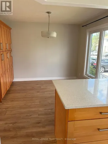 30 Mcdermot Court Ottawa ON K2L 3V3