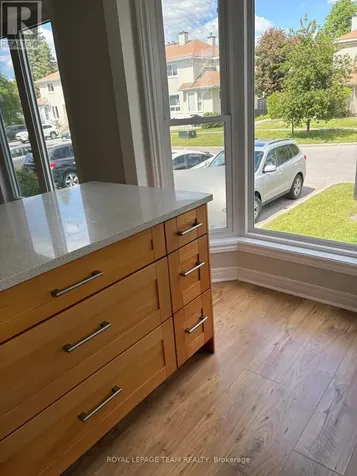 30 Mcdermot Court Ottawa ON K2L 3V3