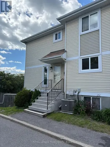 30 Mcdermot Court Ottawa ON K2L 3V3