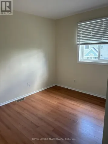 30 Mcdermot Court Ottawa ON K2L 3V3