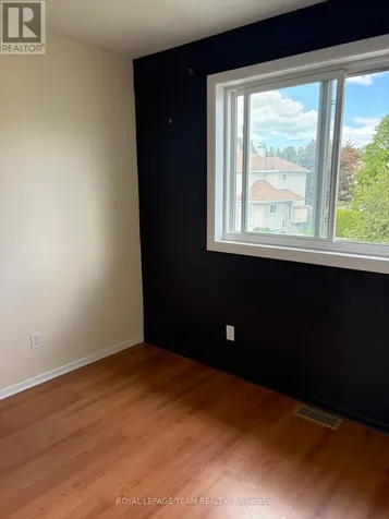 30 Mcdermot Court Ottawa ON K2L 3V3