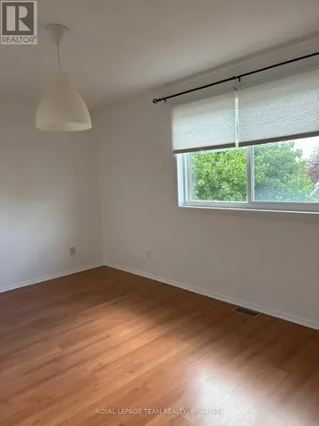 30 Mcdermot Court Ottawa ON K2L 3V3