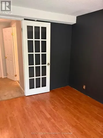 30 Mcdermot Court Ottawa ON K2L 3V3