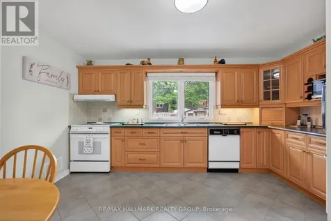 1416 Woodward Avenue Ottawa ON K1Z 7W1